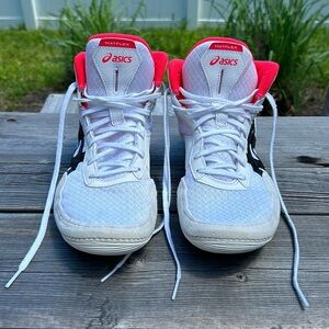 EUC ASICS wrestling shoes